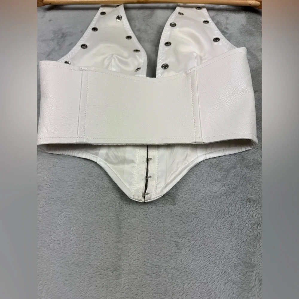 Princess Polly Palladia‎ Jordy Grommet Faux leather corset halter top new  Sz 2